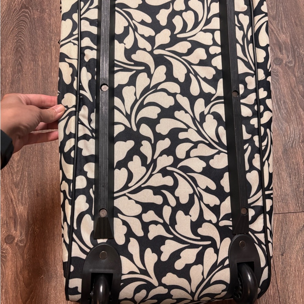 Black and White Patterned Duffel Bag - Picture 4 of 5